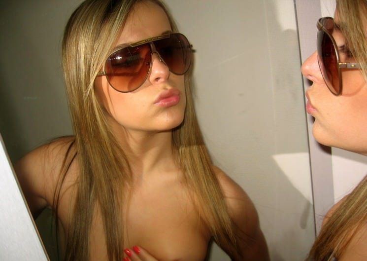 Эллочка проститутка из интим салона Москвы у метро Сухаревская салон путаны Москва